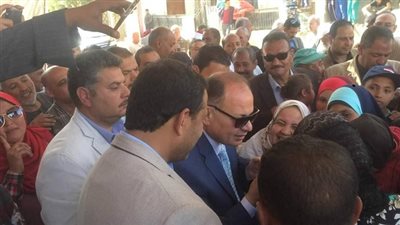محافظ الفيوم يواصل جولاته الميدانية لتفقد لجان الاستفتاء على التعديلات الدستورية 