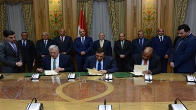 العصار يشهد توقيع بروتوكول لتسويق منتجات 