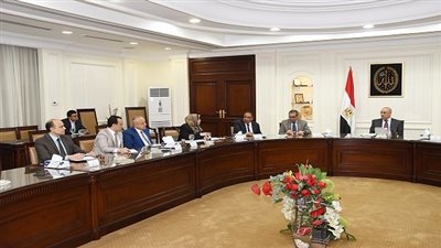 وزير الإسكان يتابع مشروع تطوير القطاع الشمالى لمحافظة الجيزة 