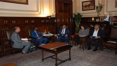 وزير الزراعة يبحث سبل الاستثمار في مجال الثروة السمكية