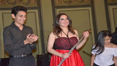 عازفة الفلوت رانيا يحي تحي حفلا بمناسبة أعياد الربيع و