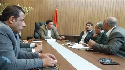 رئيس جهاز 6 أكتوبر يواصل اجتماعاته مع السكان لمناقشة مشاكلهم وإيجاد حلول فورية لها