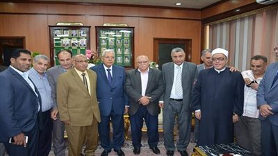 بالصور.. قيادات المحافظة تهنئ محافظ الدقهليه بعيد القيامة المجيد