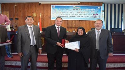 جامعة سوهاج تحتفل باليوم العالمي للطبيب البيطري