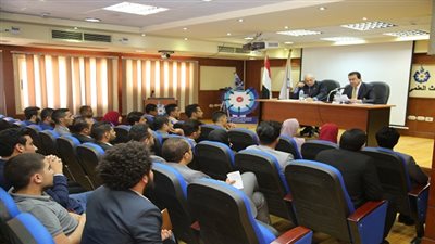 وزير التعليم العالى يعقد اجتماعا مع رؤساء ونواب رؤساء اتحادات الطلاب بالجامعات الحكومية