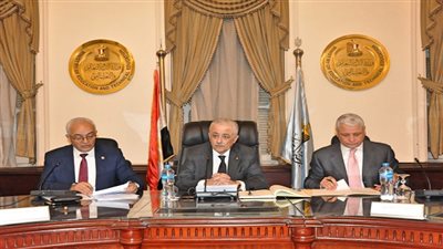 وزير التربية والتعليم يجتمع مع مديرى المديريات التعليمية لمتابعة الإجراءات الخاصة بالامتحانات