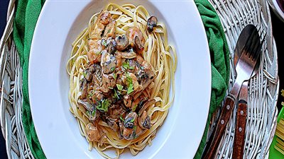 فطارك عندنا.. طريقة عمل ستروجانوف الدجاج بالفيتوتشيني