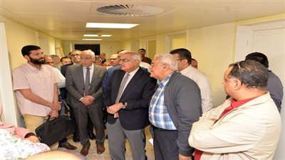 بالصور.. رئيس جامعة المنصورة يتفقد تجهيزات أحدث 8 كبسولات لزراعة النخاع بمركز الاورام  