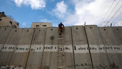 شباب فلسطين يتحدى 