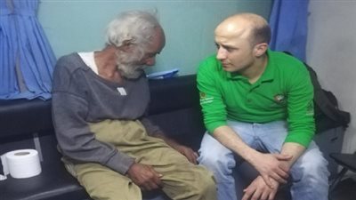 فريق اطفال بلا مأوي ينقذ مسن ويعيده لأسرته