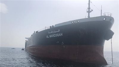 أول صورة وفيديو لإحدى السفن السعودية التي تعرضت لهجوم بالخليج
