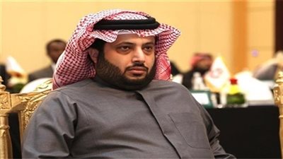 ما سر ظهور عضو مجلس الأهلي مع تركي آل شيخ؟