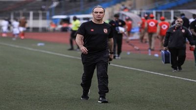 سر تأجيل رحيل مارتن لاسارتي عن الأهلي