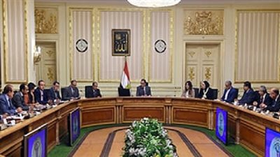رئيس الوزراء يجتمع مع رجال الصناعة‎ 