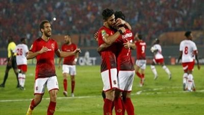 هل يرحل نجم الوسط عن الأهلي؟