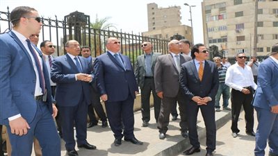 وزير التنمية المحلية ومحافظ القاهرة يتفقدان أعمال تطوير ساحة مسجد السيدة زينب