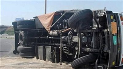 انقلاب سيارة نقل بسوهاج