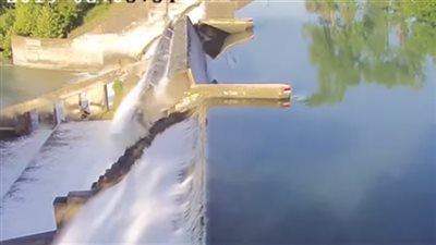شاهد| لحظة انهيار سد بولاية تكساس الأمريكية