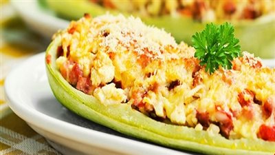 فطارك عندنا.. طريقة عمل الكوسة المحشية بالدجاج