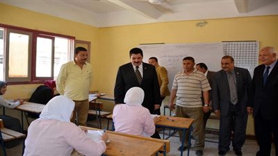 محافظ القليوبية يتفقد سير امتحانات الدبلومات الفنية ويطمئن على اعمال سير الامتحانات