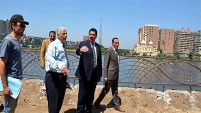 محافظ القليوبية يتفقد الممشى النهري الجاري إنشائه بكورنيش بنها 