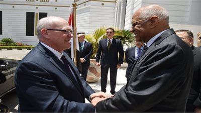 رئيس مجلس النواب يستقبل رئيس مجلس الشيوخ الكندى والوفد المرافق له