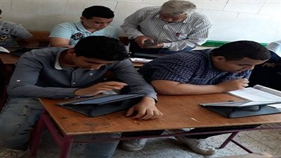 فرحه تغمر طلاب الصف الأول الثانوي اليوم في مادة الأحياء بالدقهلية