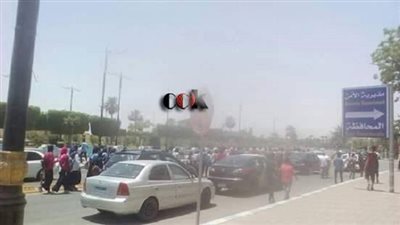 وقفة احتجاجية لطلاب السويس للمطالبة باعادة امتحانات الثانوية ورقيا