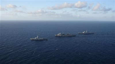 القوات البحرية المصرية والفرنسية تنفذان تدريب بحرى عابر بالبحر المتوسط