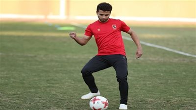 لاعب الأهلي يبدأ تنفيذ برنامج جديد للتعافي من الصليبي