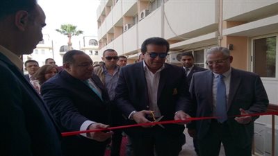 وزير التعليم العالى ورئيس جامعة حلوان يفتتحان تجديدات فندق كلية السياحة والفنادق التعليمي