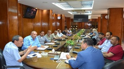 سكرتير عام محافظة السويس يعقد اجتماعا لحصر الاراضى الفضاء الزراعية