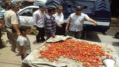 تحرير 39 محضر لبائع متجول ومحاضر تموينية