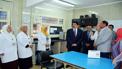 محافظ القليوبية يتفقد  المعامل المركزية ومستشفي الصدر بمدينة بنها