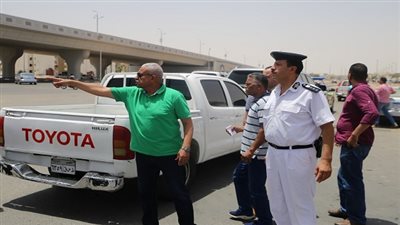  بالصور.. محافظ السويس يتفقد طريق السويس ـ القاهرة وميدان فكري زاهر