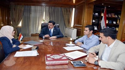 محافظ القليوبية يوجه بتجميل وتطوير ميادين المحافظة ودهان وجهات المنازل 