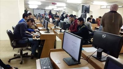 بالصور.. جامعة المنصورة تنجح فى إجراء ١٣٥ امتحان الكترونى للطلاب 