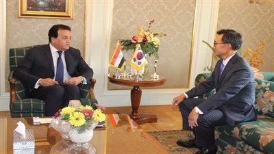 وزير التعليم العالى يبحث آليات التعاون العلمى والتكنولوجى مع سفير كوريا الجنوبية بالقاهرة