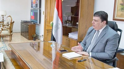 حسين زين رئيس الهيئة الوطنية للإعلام.. يكلف وفدا لزيارة  الزميل رجب الشحات للاطمئنان ومتابعة حالته الصحية 