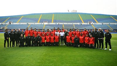 الرئيس السيسي يلتقي بأعضاء المنتخب الوطني لكرة القدم