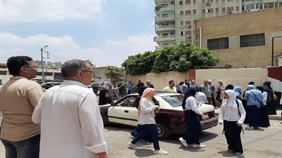 فرحة عارمة بين طلاب الثانوية العامة لسهولة امتحان الاستاتيكا بالدقهلية 