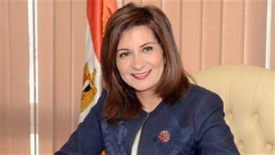 وزارتا الهجرة والسياحة تتابعان شكوى عدد كبير من المصريين بالكويت بشأن إلغاء تذاكر سفرهم