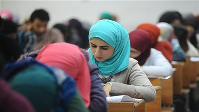 615 ألفاً و348 طالباً وطالبة يؤدون امتحان اللغة العربية والتربية الدينية