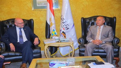 وزير النقل يبحث إمكانية تطبيق نظام BRT 