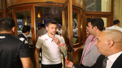  بالصور.. بالورود السوايسة استقبلوا منتخب تونس فجر اليوم