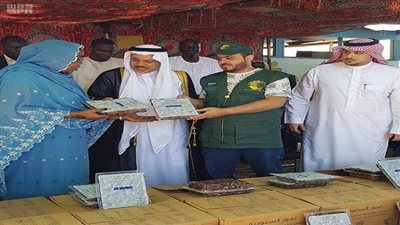 مركز الملك سلمان للإغاثة يسلم 80 طناً من التمور لجمهورية تشاد