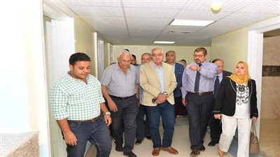 بالصور.. رئيس جامعة المنصورة يتفقد التجهيزات النهائية للتشغيل التجريبى لوحدة زراعة النخاع بمركز الأورام 