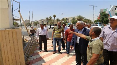 محافظ السويس يتفقد المنطقة المحيطة بالاستاد الرياضي