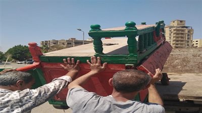 حملة لازالة الاشغالات على شارع ٣٠٠ بالمعادي الجديدة