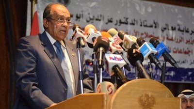 وزير الزراعة يحيل 6 من العاملين بالاصلاح الزراعي في بني سويف الي النيابة الادارية